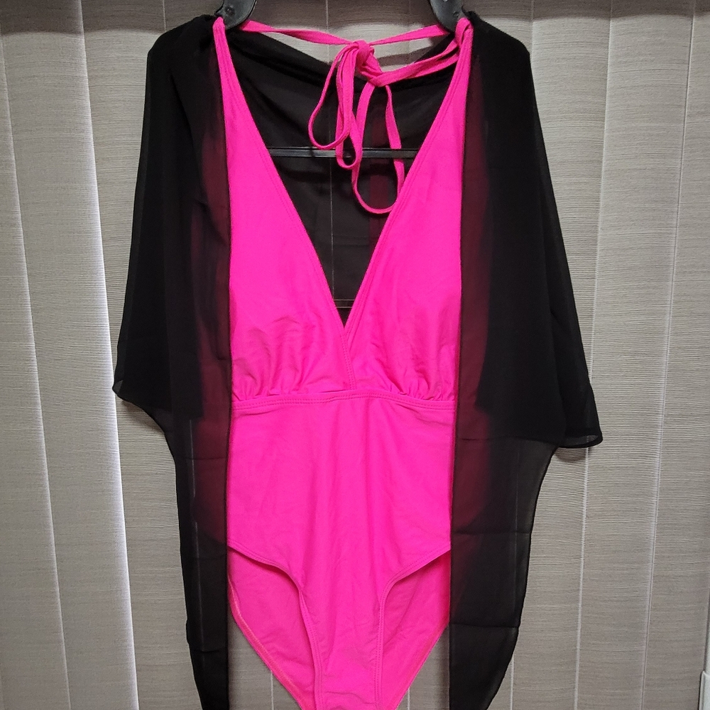 NWT/ HOLIPICK SWIMSUIT